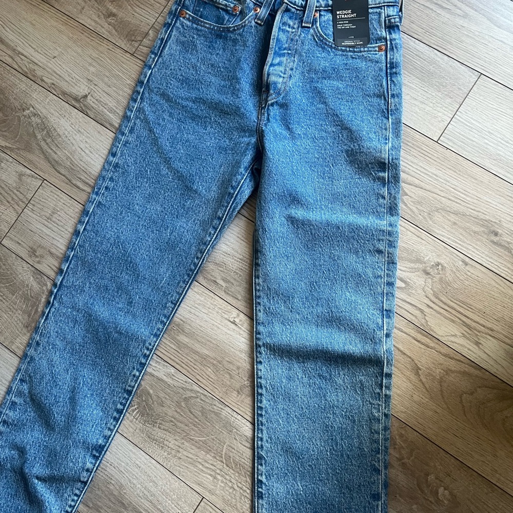 Levi’s Wedgie Straight Jeans | 24 x 26 | NEW - Picture 7 of 11